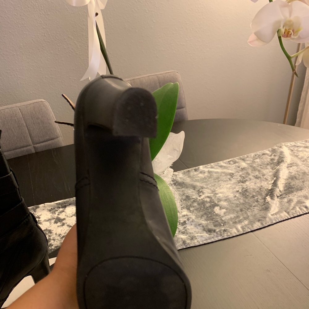 Boot - Picture 4 of 6